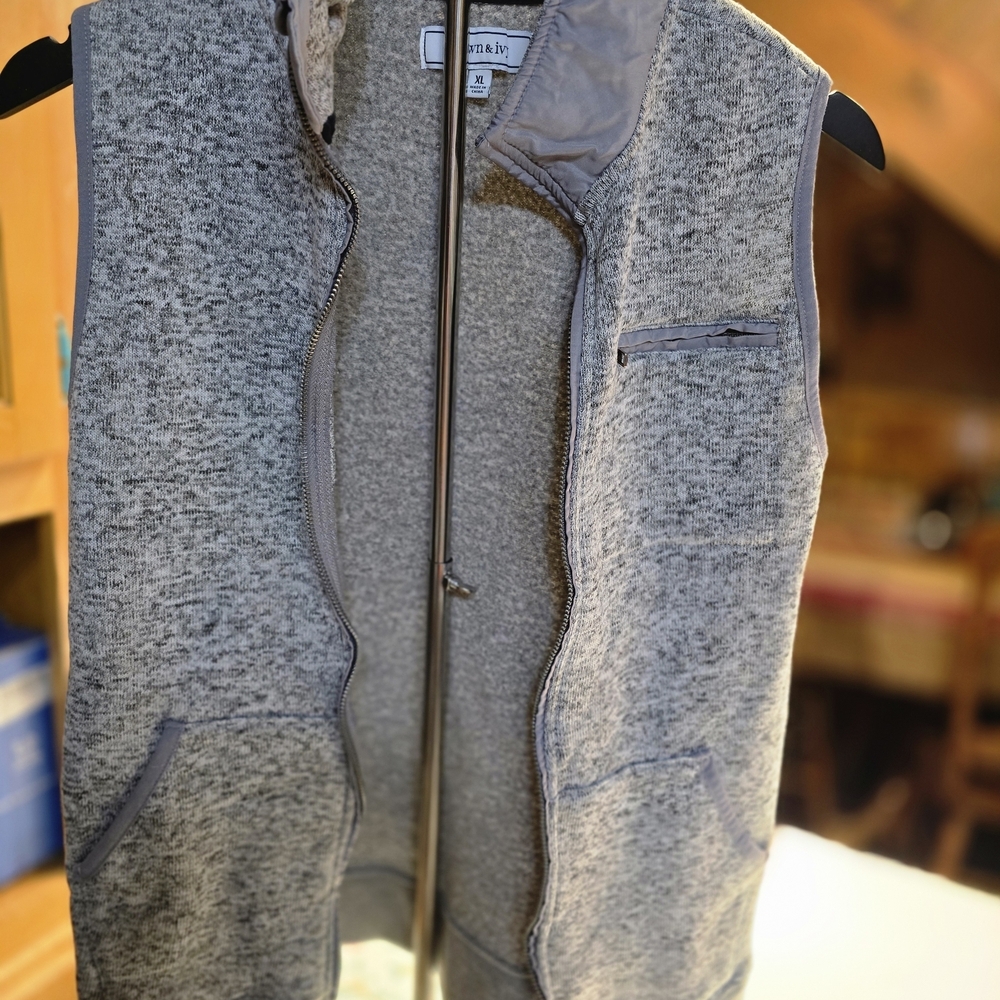 Crown & Ivy Gray Sleeveless Vest